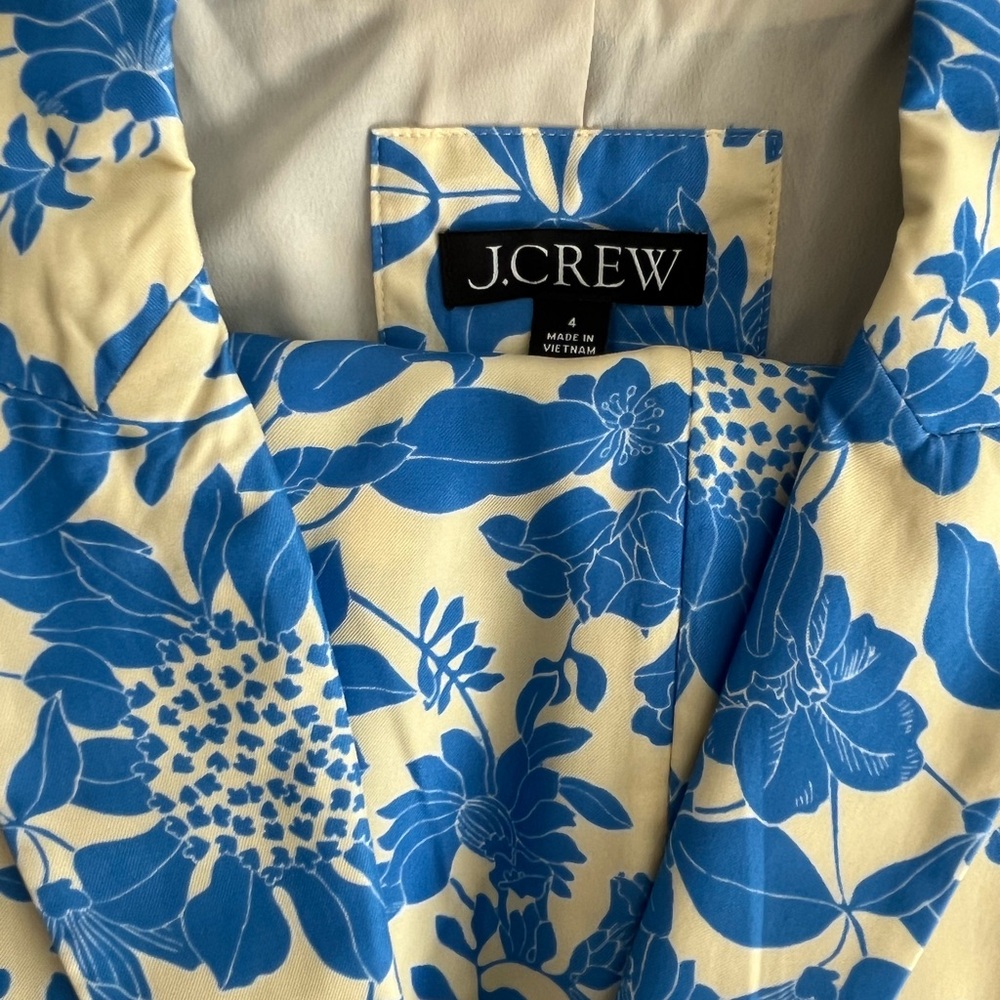 Reimagined by J Crew Cream and Blue Floral Viscose Blazer and Matching Pants - Picture 2 of 7